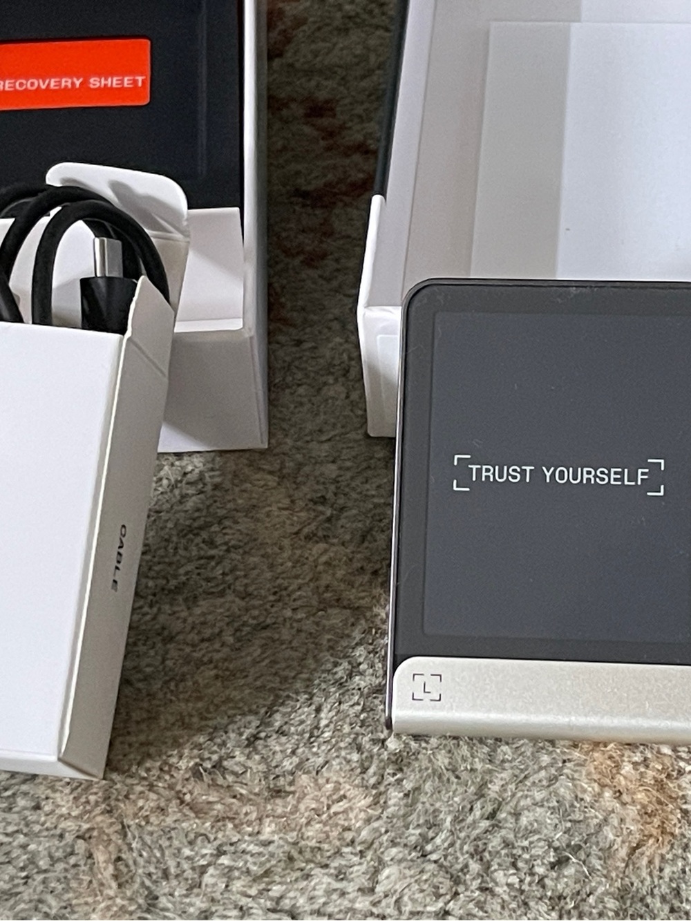 LEDGER FLEX - Cold Storage Wallet - Picture 2 of 4